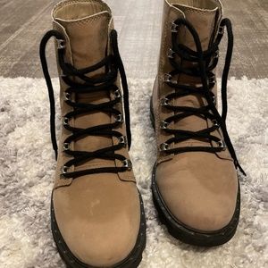 Sorel boots Size 7.5